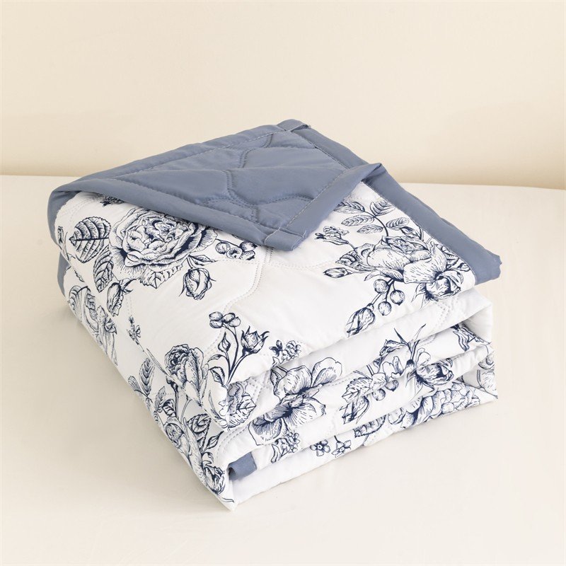 Cooling Summer Quilt, Floral Print